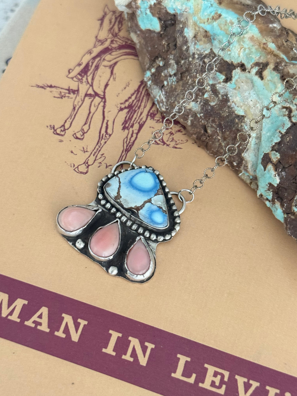 Golden Hills Turquoise/Pink Conch Cluster Rollo Necklace