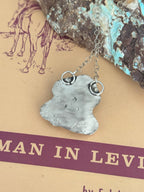 Golden Hills Turquoise/Pink Conch Cluster Rollo Necklace