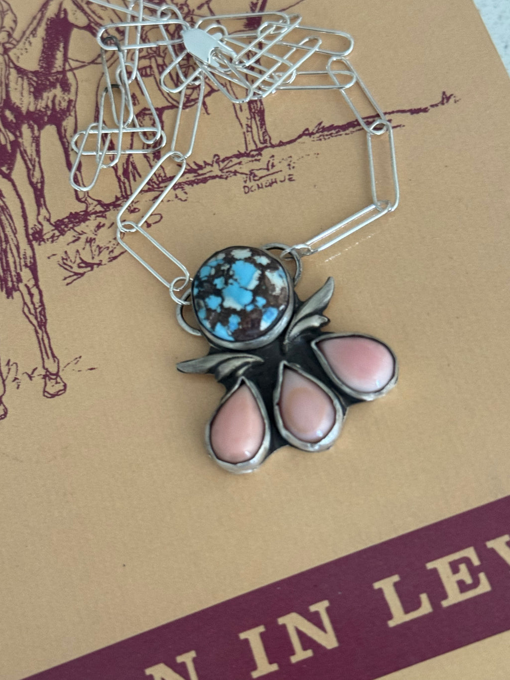 Golden Hills Turquoise/Pink Conch Cluster Paperclip Necklace