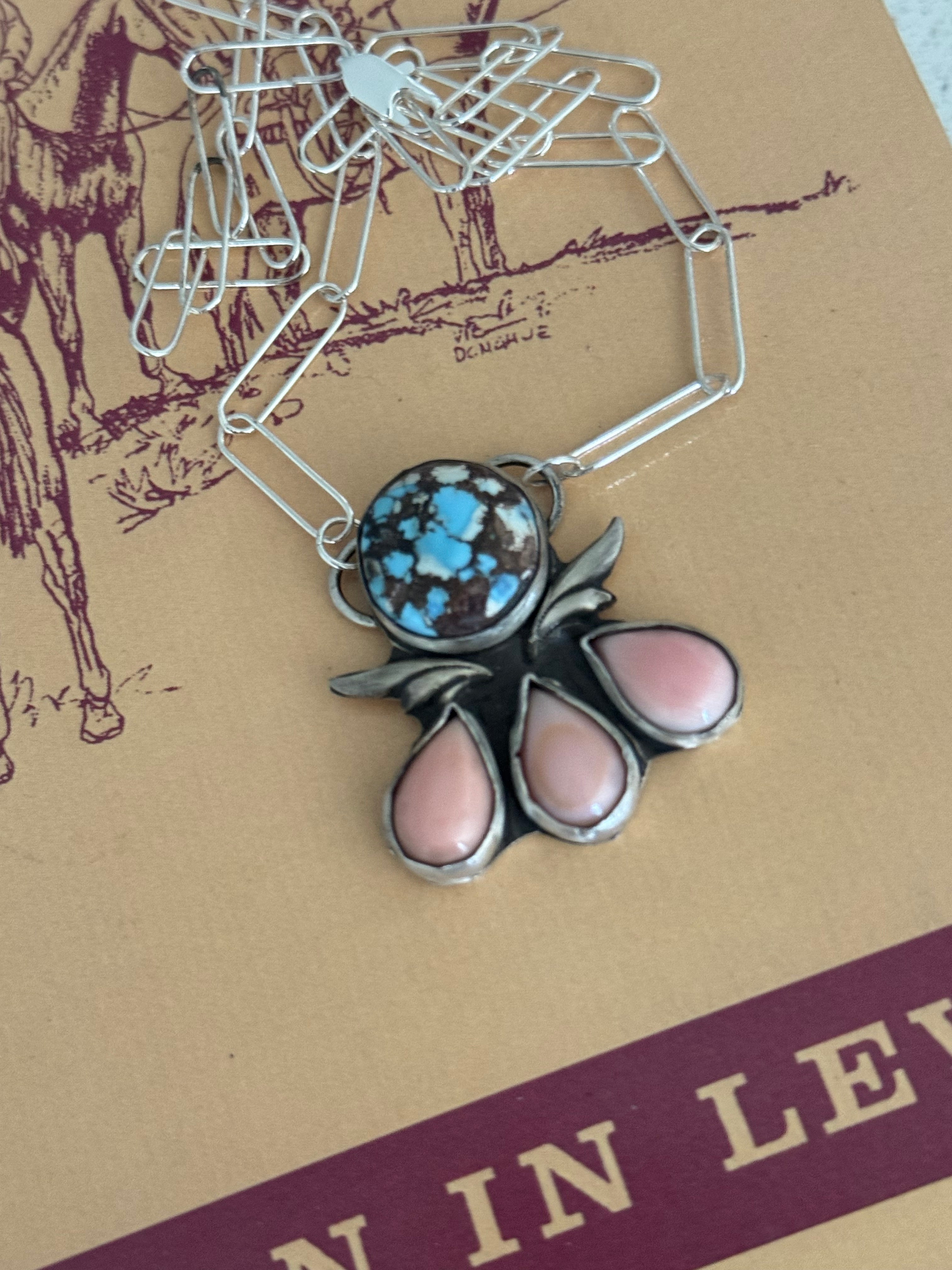 Golden Hills Turquoise/Pink Conch Cluster Paperclip Necklace